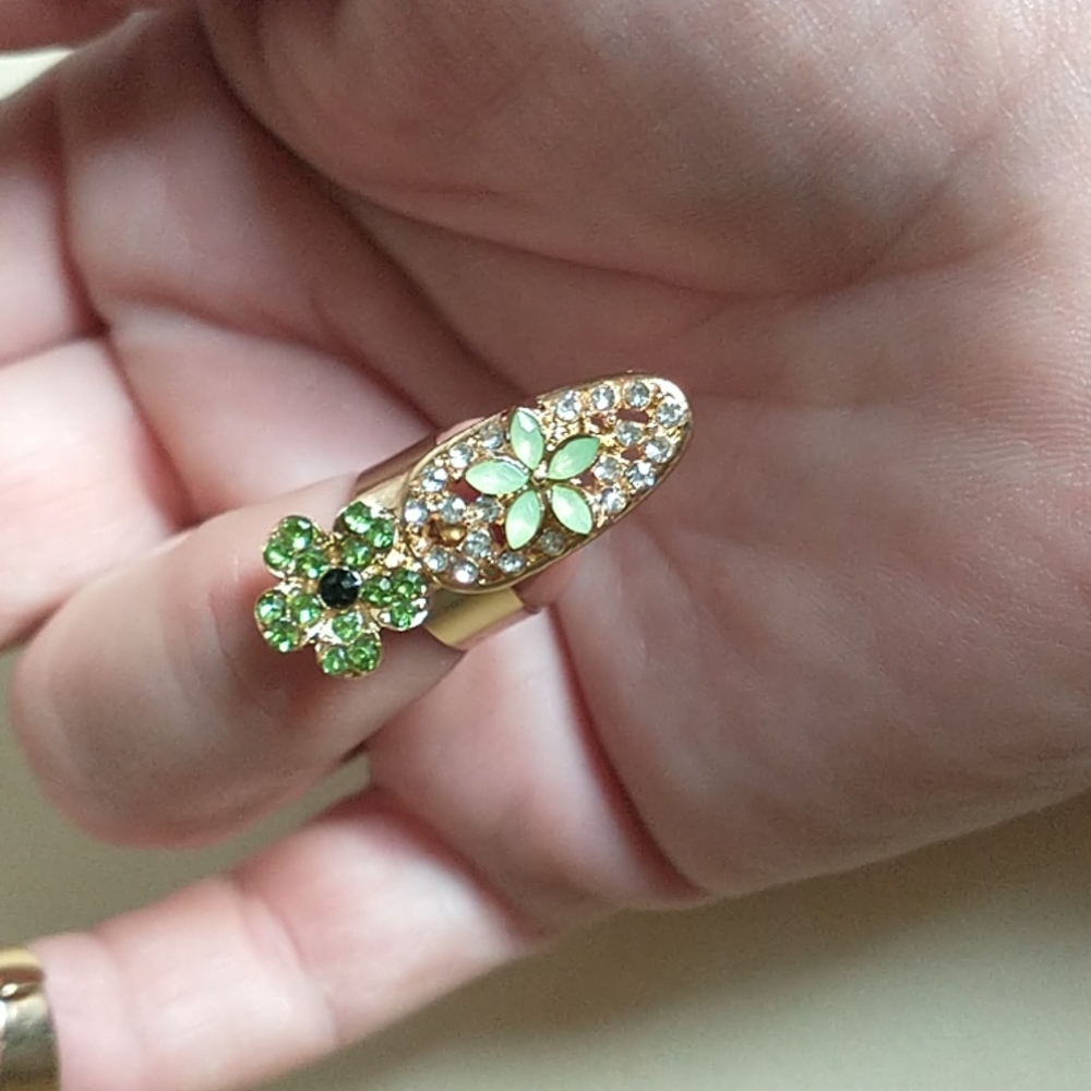 Nail Ring Green/Gold Crystal! - Picture 1 of 6